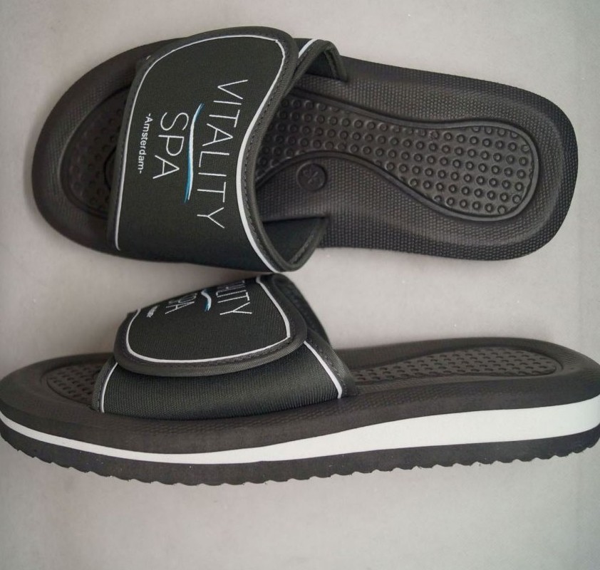 EVA slipper met klittenband en bedrukking